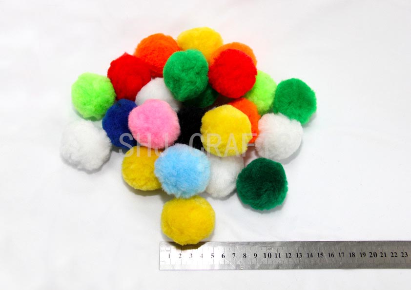 SHJ00716 Large Pom Poms,5cm