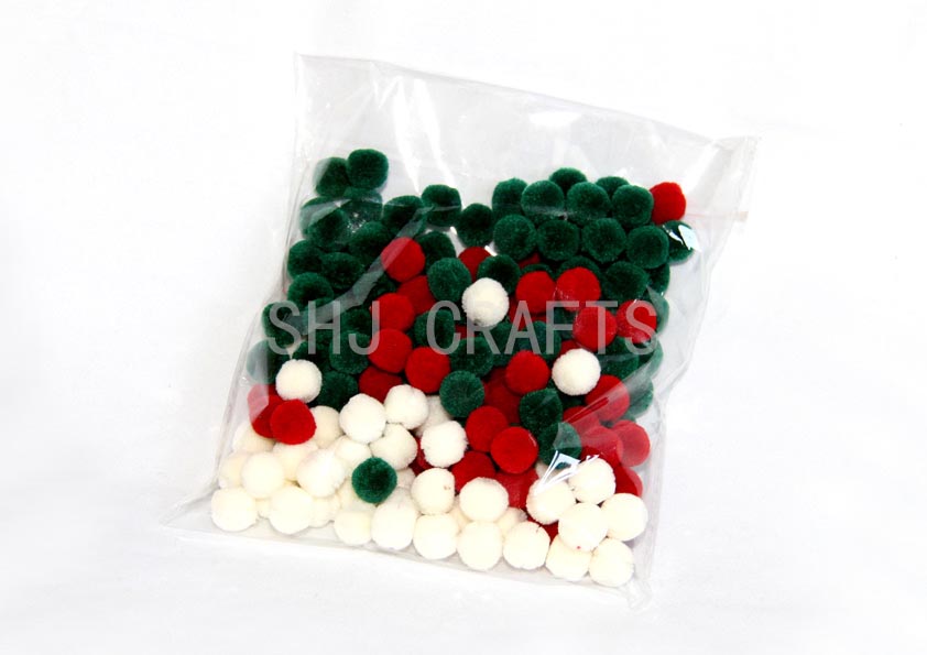 SHJ00756 Pom Poms for Christms